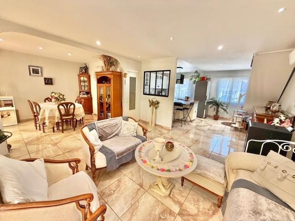 Maison à GUIGNES, 77390 - 8 pièces 176m²