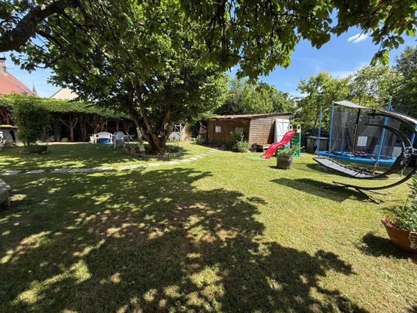 Maison à GUIGNES, 77390 - 8 pièces 176m²