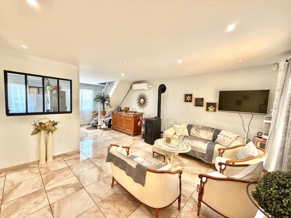 Maison à GUIGNES, 77390 - 8 pièces 176m²