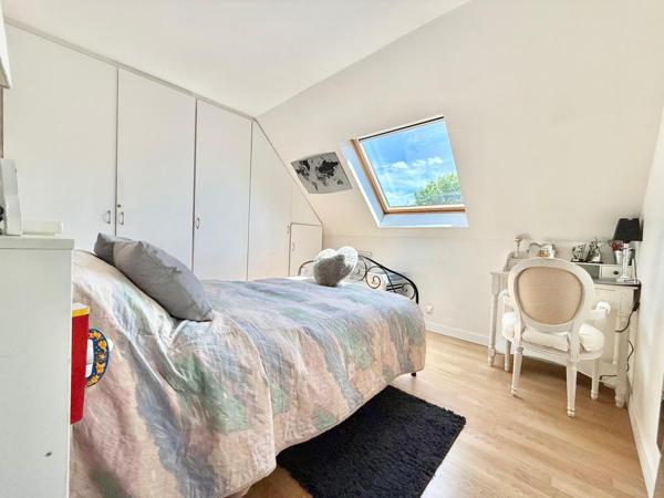 Maison à GUIGNES, 77390 - 8 pièces 176m²