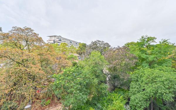 Appartement à vendre    4 pièces • 100,46 m2 Paris 19