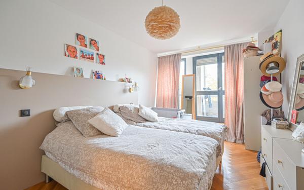 Appartement à vendre    4 pièces • 100,46 m2 Paris 19