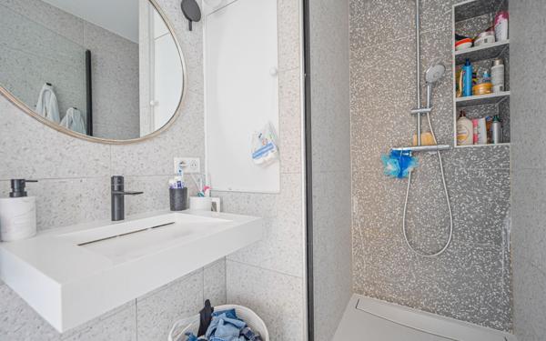 Appartement à vendre    4 pièces • 100,46 m2 Paris 19