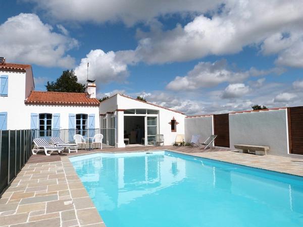 Maison à vendre 7 pièces avec Piscine et Sauna CHALLANS