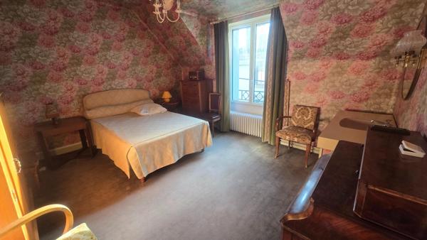 Maison à PONTIVY, 56300 - 8 pièces 210m²