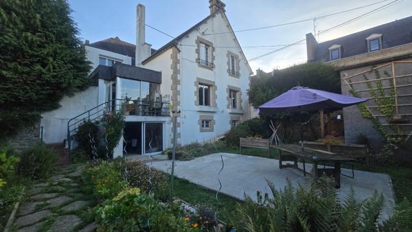 Maison à PONTIVY, 56300 - 8 pièces 210m²
