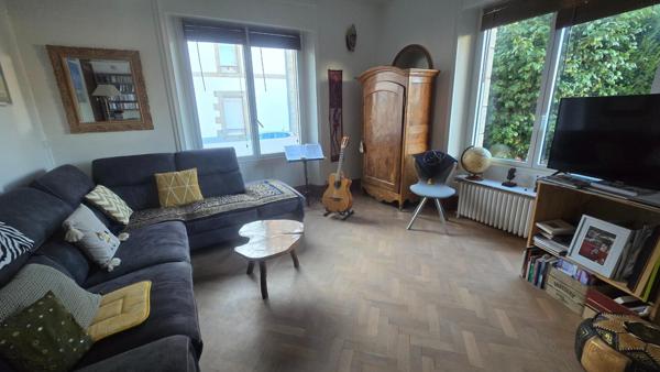Maison à PONTIVY, 56300 - 8 pièces 210m²