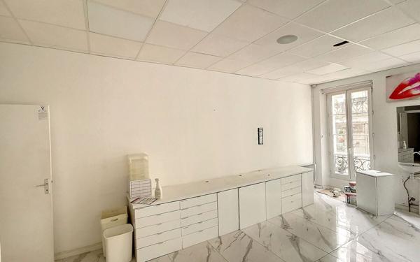 Appartement à vendre    3 pièces •  Toulon