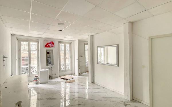 Appartement à vendre    3 pièces •  Toulon