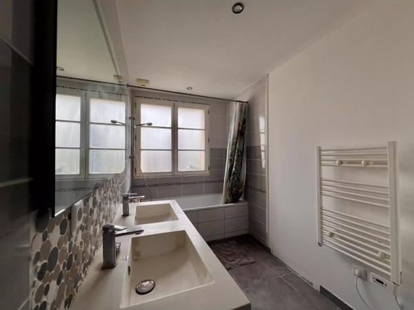 Dammartin-en-Goële – maison individuelle 2018, 3 chambres dont suite, jardin clos, terrasse, DPE C / GES A