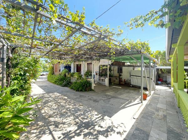 🔥 Investissement rentable – Maison créole avec potentiel 3 chambres + jardin piscinable – Saint-Pierre Ligne Paradis