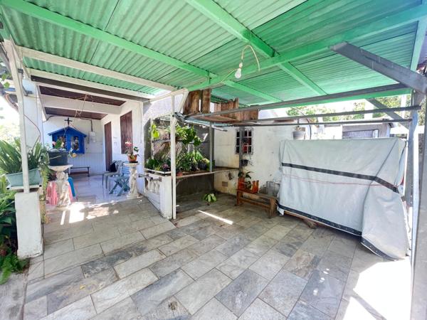 🔥 Investissement rentable – Maison créole avec potentiel 3 chambres + jardin piscinable – Saint-Pierre Ligne Paradis