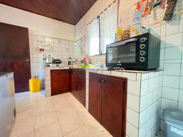 🔥 Investissement rentable – Maison créole avec potentiel 3 chambres + jardin piscinable – Saint-Pierre Ligne Paradis