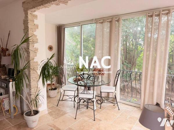Grand appartement 2 pièces de 54m² habitable en centre-ville de Cavalaire