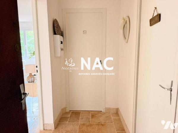 Grand appartement 2 pièces de 54m² habitable en centre-ville de Cavalaire