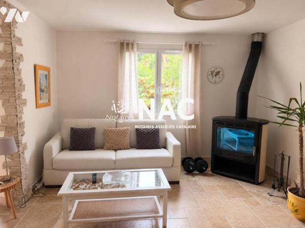 Grand appartement 2 pièces de 54m² habitable en centre-ville de Cavalaire