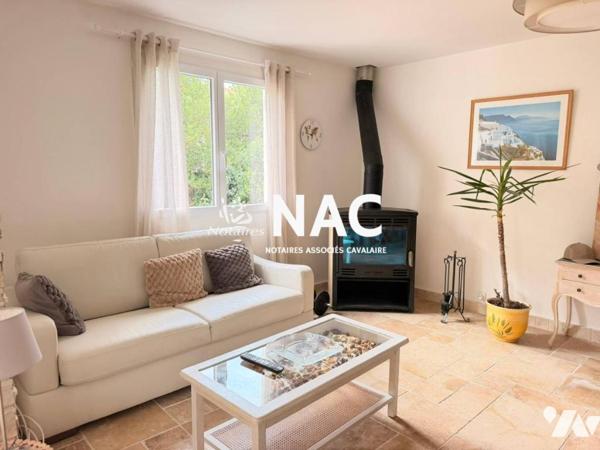 Grand appartement 2 pièces de 54m² habitable en centre-ville de Cavalaire