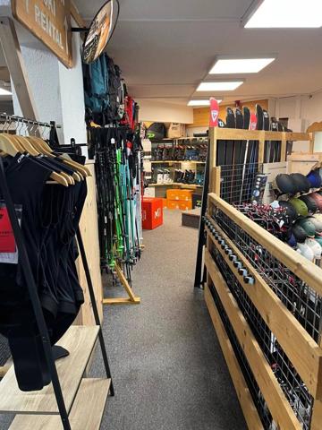 Très rare Magasin Location Skis au pied de pistes