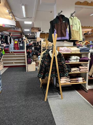 Très rare Magasin Location Skis au pied de pistes