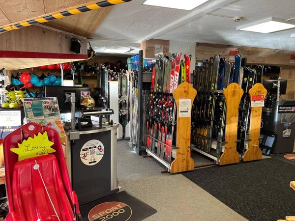 Très rare Magasin Location Skis au pied de pistes
