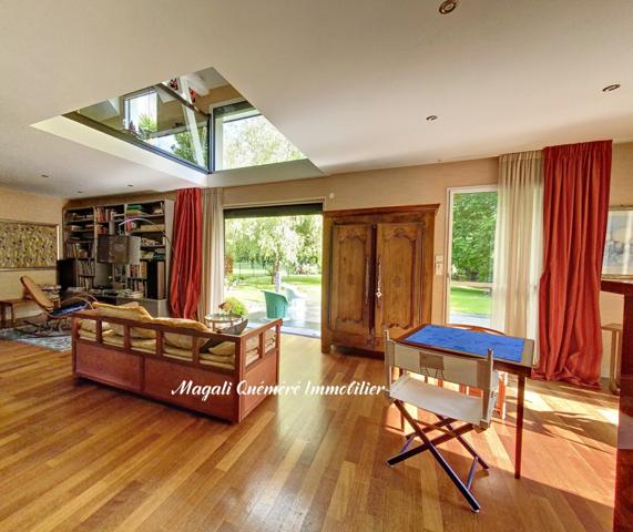 Montfort-sur-Meu (35160) LUMIERE ET VERDURE à moins de 30 min de Rennes gare.