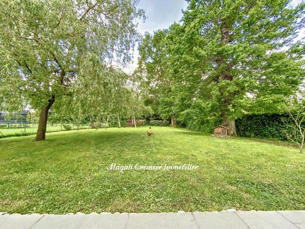 Montfort-sur-Meu (35160) LUMIERE ET VERDURE à moins de 30 min de Rennes gare.