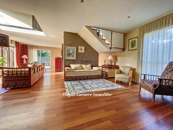 Montfort-sur-Meu (35160) LUMIERE ET VERDURE à moins de 30 min de Rennes gare.