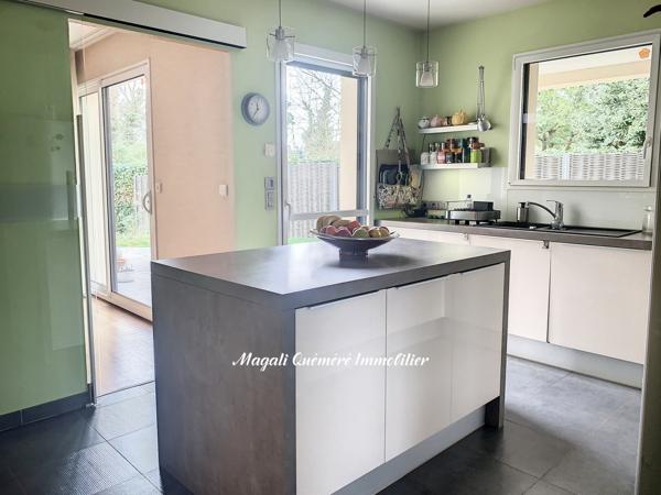 Montfort-sur-Meu (35160) LUMIERE ET VERDURE à moins de 30 min de Rennes gare.