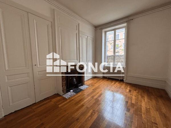 Location Appartement 2 pièces 53.7 m² - 21 BD EUGENE DERUELLE Lyon 69003