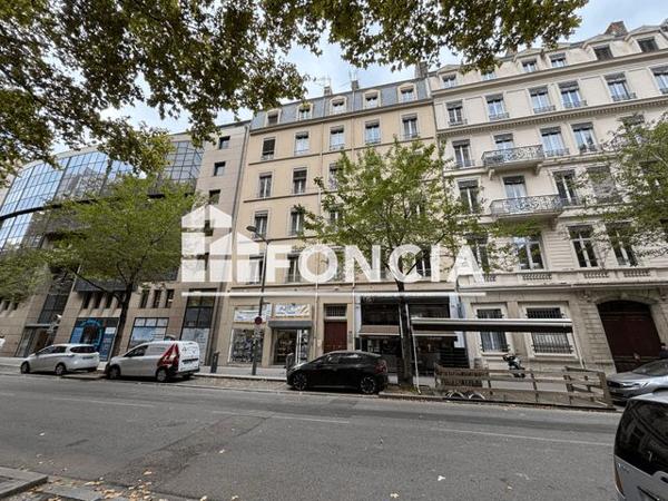 Location Appartement 2 pièces 53.7 m² - 21 BD EUGENE DERUELLE Lyon 69003