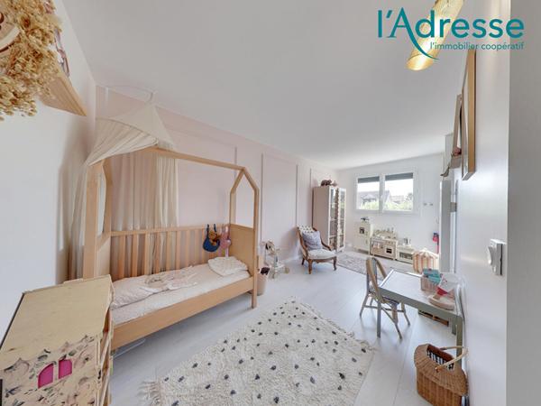 Maison Vaires Sur Marne 6 pièce(s) 140 m2