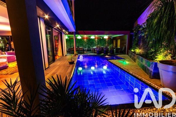 Maison à vendre 9 pièces 308 m² Saint-Louis