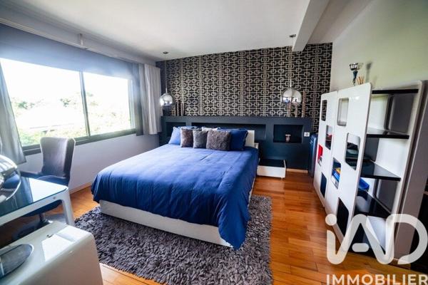 Maison à vendre 9 pièces 308 m² Saint-Louis