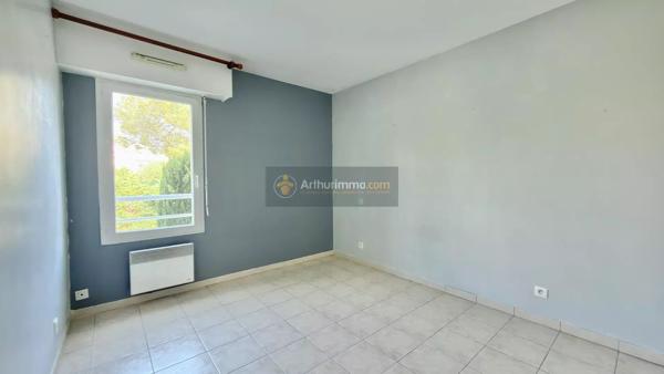 Vente                                                      Appartement
                        
                     4 pièces                      82 m2                     à Saint-Raphaël