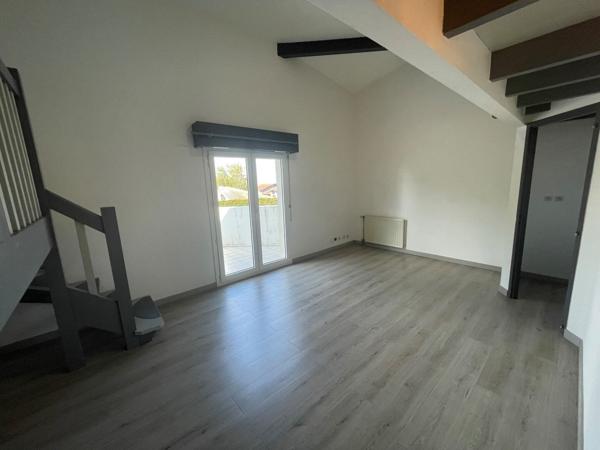 A LOUER Appartement T2 Saint Pierre Du Mont 1 Chambre parking résidence sécurisée avec piscine