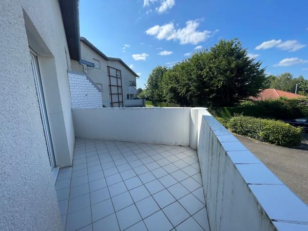 A LOUER Appartement T2 Saint Pierre Du Mont 1 Chambre parking résidence sécurisée avec piscine