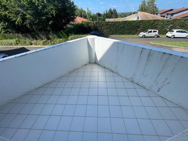 A LOUER Appartement T2 Saint Pierre Du Mont 1 Chambre parking résidence sécurisée avec piscine