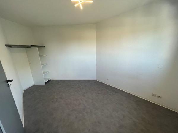 A LOUER Appartement T2 Saint Pierre Du Mont 1 Chambre parking résidence sécurisée avec piscine