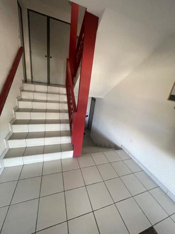 A LOUER Appartement T2 Saint Pierre Du Mont 1 Chambre parking résidence sécurisée avec piscine