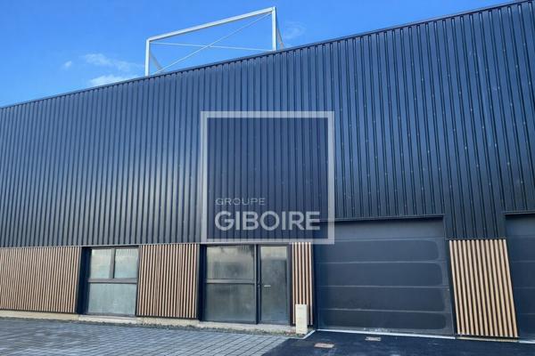 Local d'activites 256 m² à louer BRUZ (réf : 35.7000)