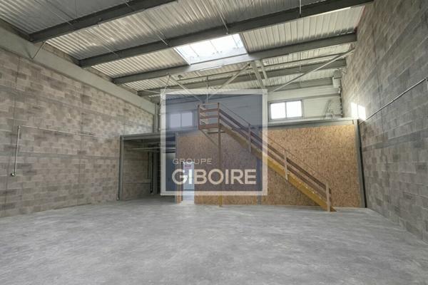 Local d'activites 256 m² à louer BRUZ (réf : 35.7000)