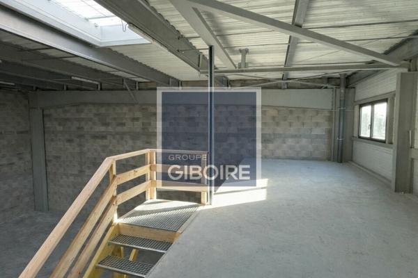 Local d'activites 256 m² à louer BRUZ (réf : 35.7000)