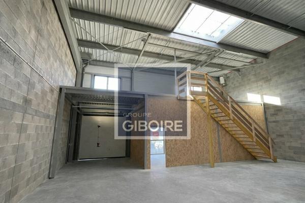 Local d'activites 256 m² à louer BRUZ (réf : 35.7000)