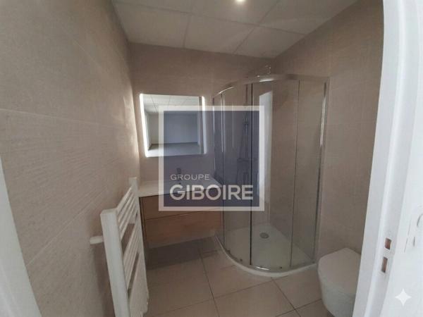 Local d'activites 256 m² à louer BRUZ (réf : 35.7000)