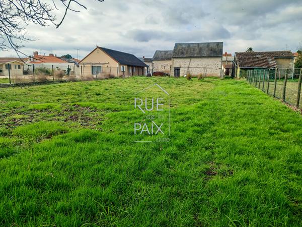 86140 LENCLOITRE Grange à réhabiliter ou à usage de stockage 155m² au sol