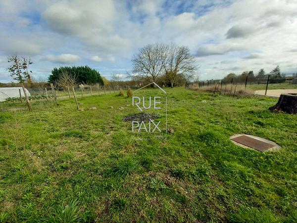 86140 LENCLOITRE Grange à réhabiliter ou à usage de stockage 155m² au sol