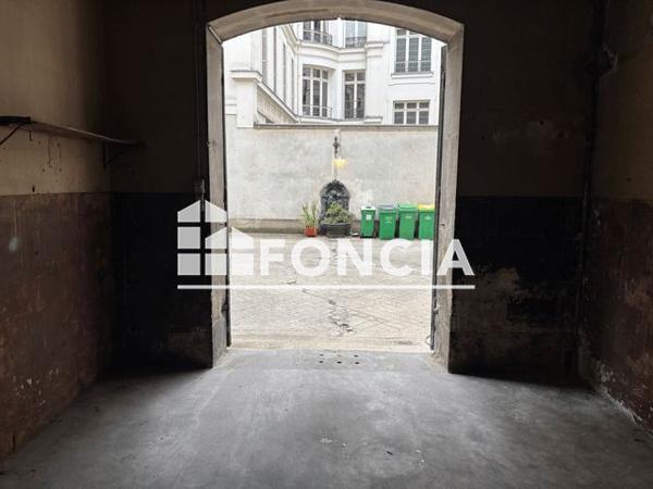 Location Parking - 47 RUE DE LISBONNE Paris 75008