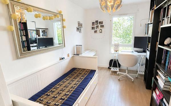 Appartement à vendre    4 pièces • 84,92 m2 Noisy-le-Roi