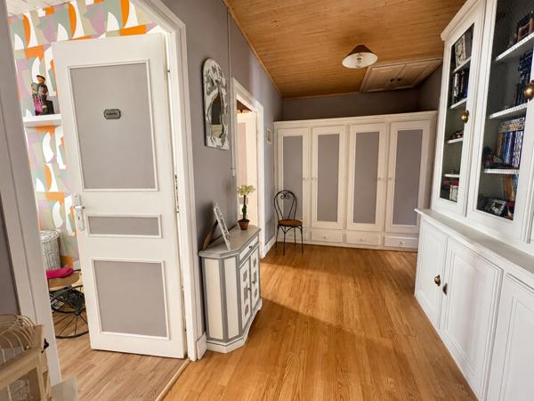 Maison d'habitation 7 pièces à vendre plus trois revenus locatifs MATHA (17)