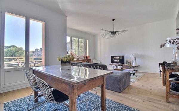 Appartement à vendre    3 pièces • 65 m2 Marseille 8